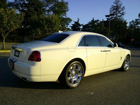 Used 2013 Rolls-Royce Ghost RWD image 90