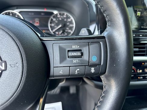 Used 2024 Nissan Pathfinder SL w/ SL Premium Package FWD image 37