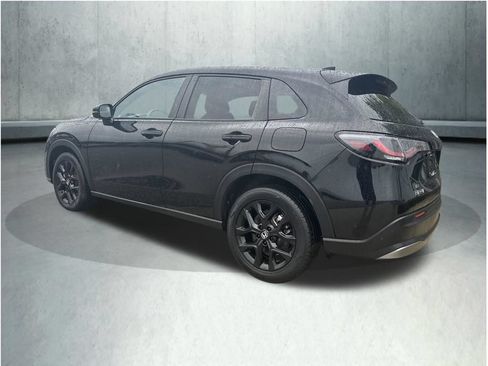 Used 2024 Honda HR-V Sport image 3