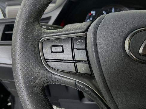 Used 2024 Lexus ES 350 F Sport w/ Accessory Package (Z2) FWD image 16