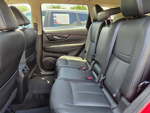 Used 2017 Nissan Rogue SL FWD image 21