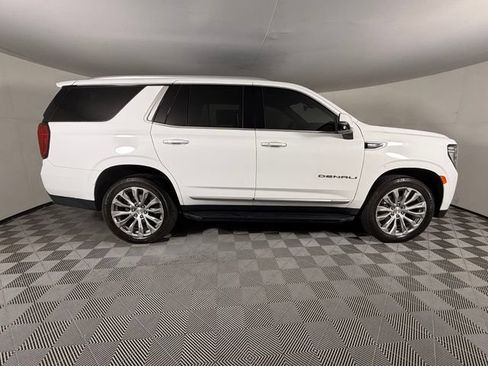 Used 2022 GMC Yukon Denali AWD/4WD image 8