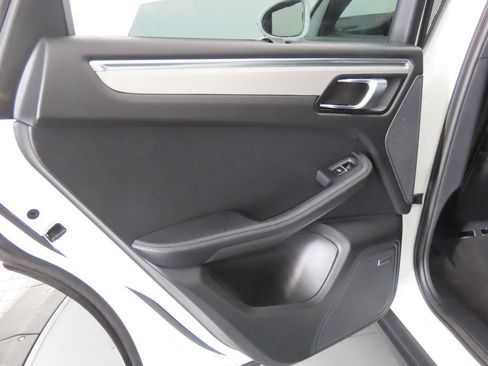 Certified 2026 Porsche Macan AWD/4WD image 47
