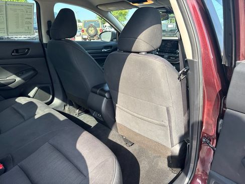 Used 2025 Nissan Altima 2.5 SV FWD image 42