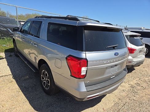 Used 2024 Ford Expedition Max XLT image 2