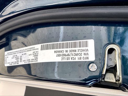Used 2023 Chrysler Pacifica Touring-L FWD image 36