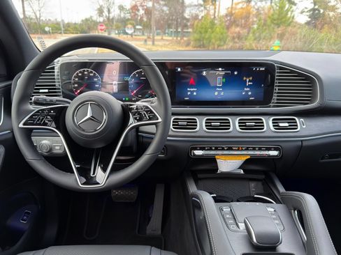 Used 2026 Mercedes-Benz GLE 350 4MATIC image 3