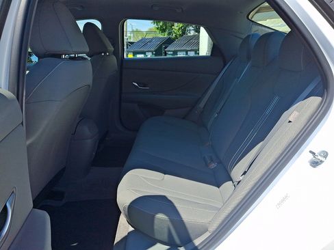 Used 2024 Hyundai Elantra SEL FWD image 11