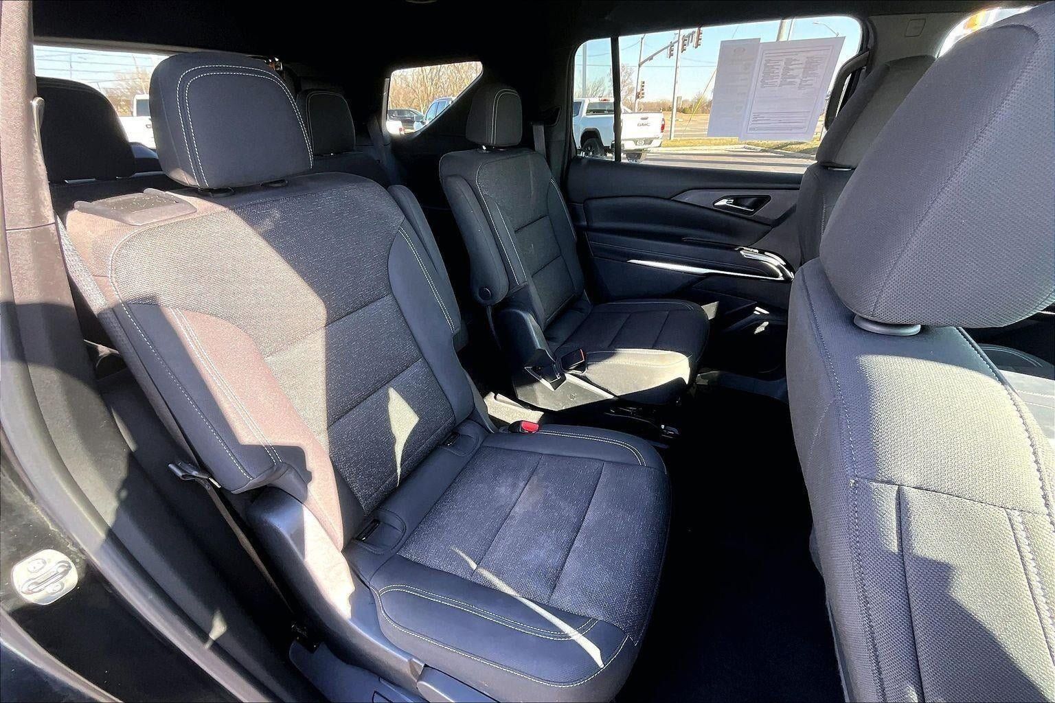 Used 2024 Chevrolet Traverse LT FWD image 18