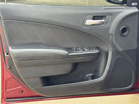 Used 2020 Dodge Charger SXT w/ Blacktop Package image 8