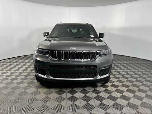 Used 2024 Jeep Grand Cherokee L Limited w/ Luxury Tech Group II image 11