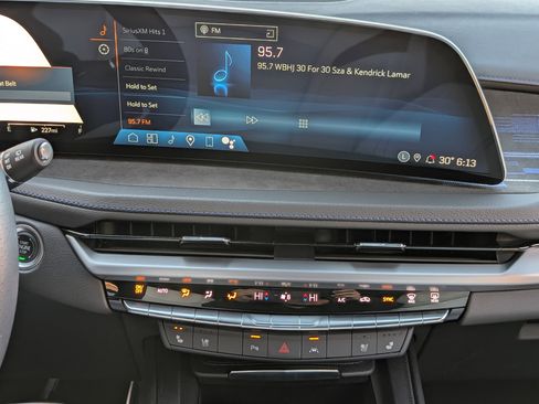 Used 2024 Cadillac XT4 Sport image 25