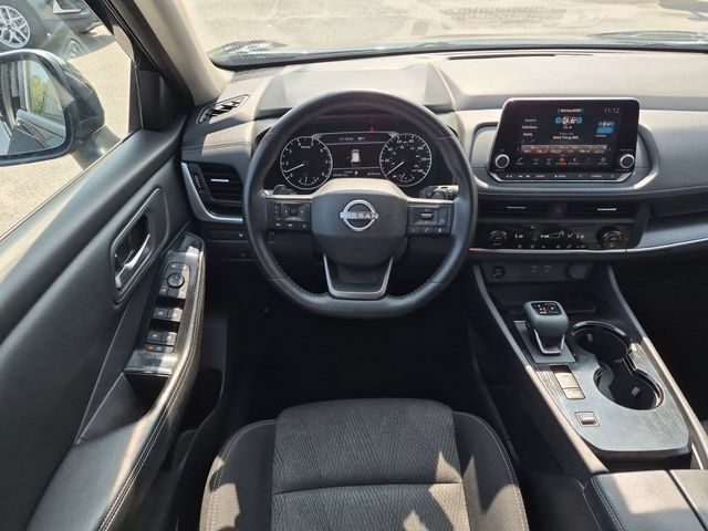 Used 2025 Nissan Rogue SV FWD image 29