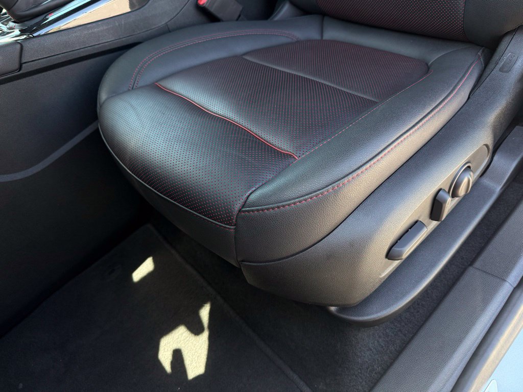 Used 2025 Chevrolet Blazer RS FWD image 23