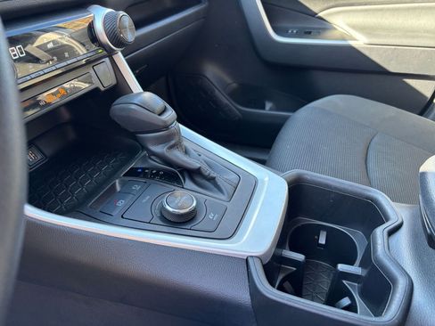 Used 2025 Toyota RAV4 LE image 41