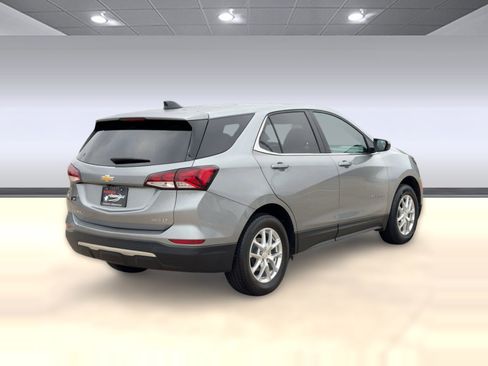 Used 2023 Chevrolet Equinox LT w/ Driver Convenience Package image 9