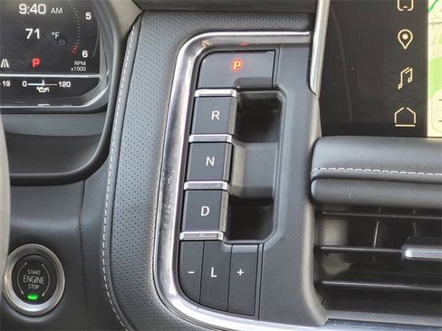 Used 2022 GMC Yukon XL SLT image 16