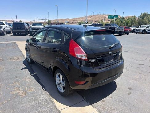 Used 2019 Ford Fiesta SE FWD image 2