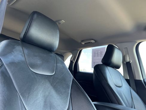 Used 2022 Ford Edge Titanium image 16