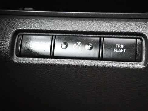 Used 2025 Nissan Altima 2.5 SV FWD image 22