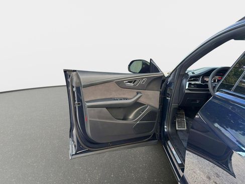 Used 2024 Audi RS Q8 AWD/4WD image 36