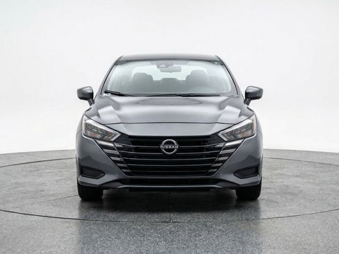 Used 2025 Nissan Versa SV FWD image 2