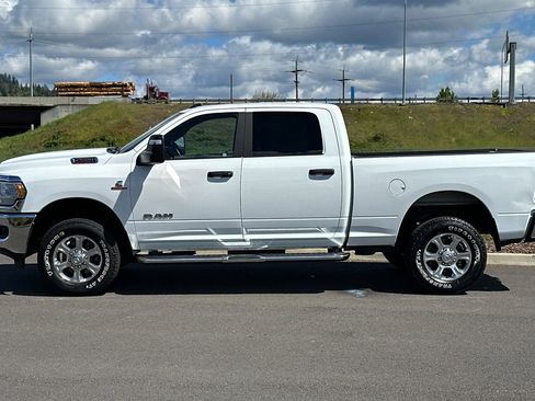 Used 2024 RAM 2500 Big Horn AWD/4WD image 6