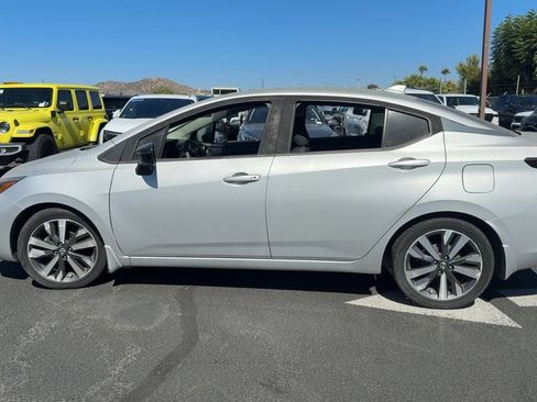 Used 2020 Nissan Versa SR FWD image 9