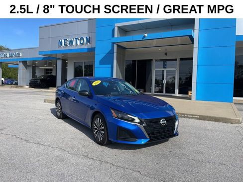 Used 2025 Nissan Altima 2.5 SV image 1