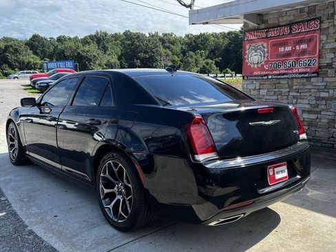 Used 2015 Chrysler 300 S w/ 300S Premium Group RWD image 4