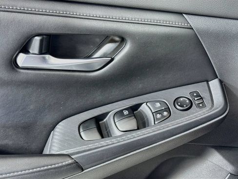 Used 2020 Nissan Sentra SV FWD image 11