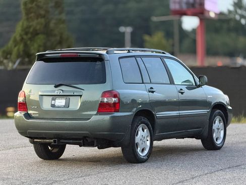 Used 2005 Toyota Highlander Limited w/ Leather Trim Pkg AWD/4WD image 9