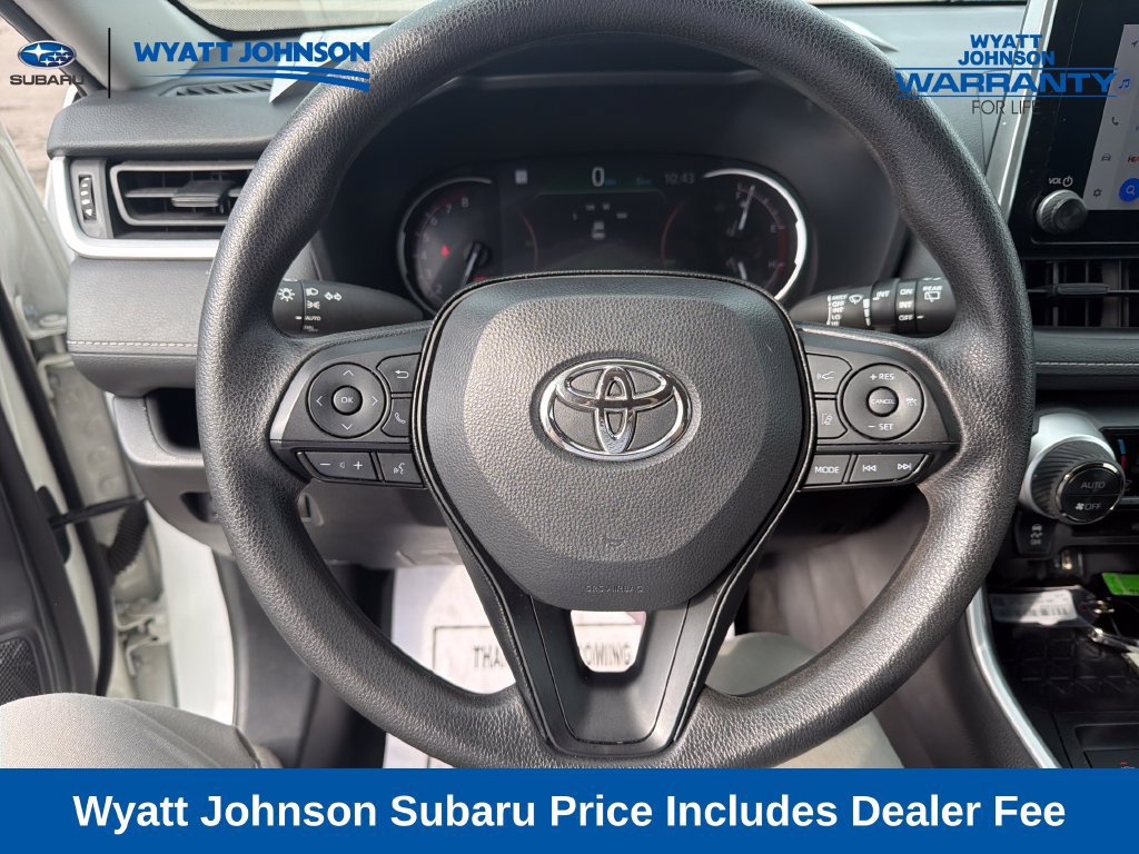 Used 2025 Toyota RAV4 XLE FWD image 23