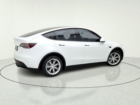 Used 2022 Tesla Model Y Long Range AWD/4WD image 9