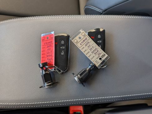 Used 2023 Volkswagen ID.4 Pro S image 35