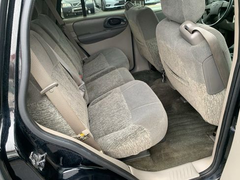 Used 2002 Chevrolet TrailBlazer LS w/ Preferred Equipment Group image 13