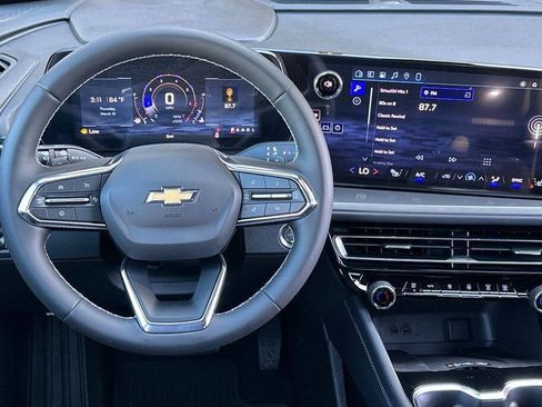 New 2026 Chevrolet Traverse LT image 14