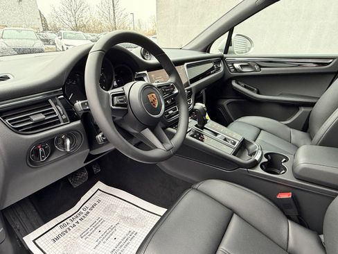 New 2026 Porsche Macan image 16