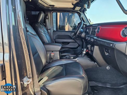 Used 2023 Jeep Wrangler Unlimited Rubicon AWD/4WD image 27