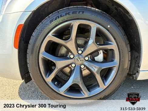 Used 2023 Chrysler 300 Touring w/ Safetytec Plus Group RWD image 34