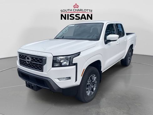 Used 2023 Nissan Frontier SV w/ SV Convenience Package AWD/4WD image 3