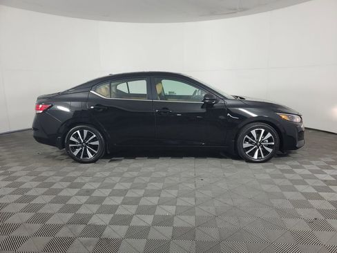 Used 2024 Nissan Sentra SV w/ SV Premium Package image 3