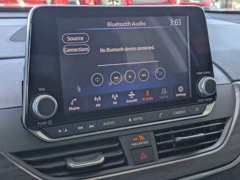 Used 2025 Nissan Altima 2.5 SV FWD image 18