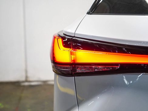 Used 2025 Lexus RX 450h Luxury image 11