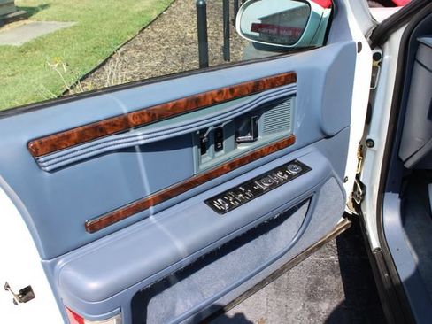Used 1996 Buick Roadmaster Limited RWD image 15