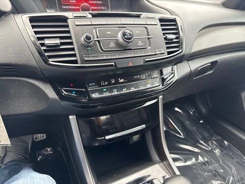 Used 2017 Honda Accord Sport Special Edition image 42