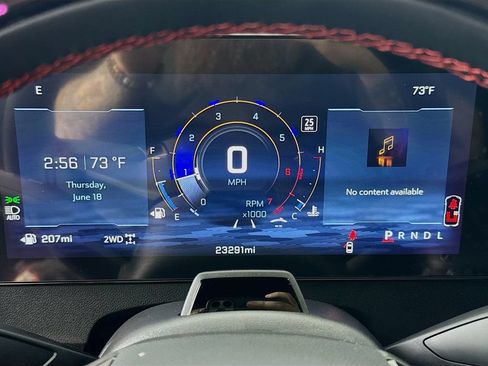 Used 2025 Chevrolet Traverse RS AWD/4WD image 12