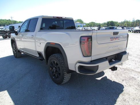 New 2026 GMC Sierra 2500 AT4 w/ AT4 Premium Plus Package AWD/4WD image 7