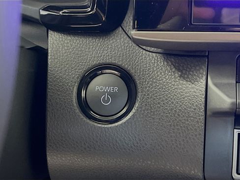 Used 2025 Toyota Camry XLE FWD image 22