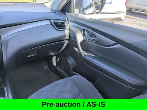 Used 2015 Nissan Rogue SV AWD/4WD image 16